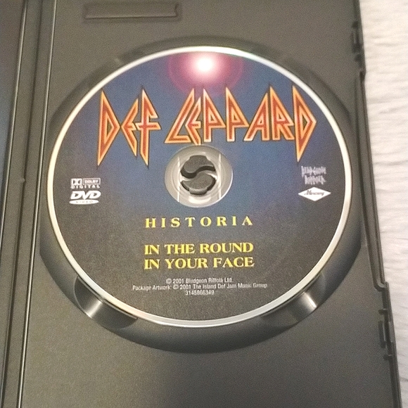 Def Leppard 'Historia/In The Round In Your Face' DVD - Picture 3 of 4